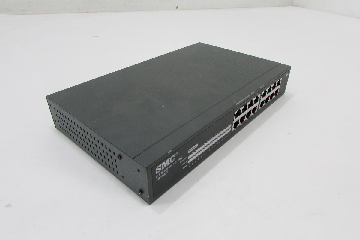 Switch Ethernet SMC SMC-EZ1016DT 16 Ports 10/100 – Occasion Fonctionnelle