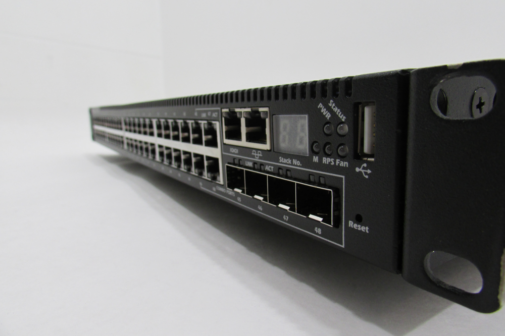 Switch Dell PowerConnect 7048 &ndash; 48 Porte Gigabit Managed &ndash; Usato